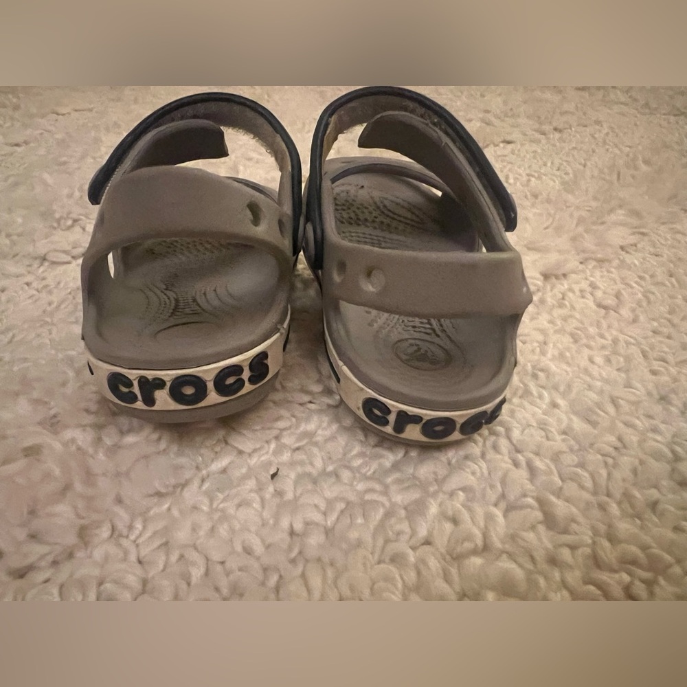 Toddler crocs